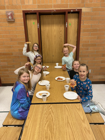 3rd Grade Girls at Pizza Party!
