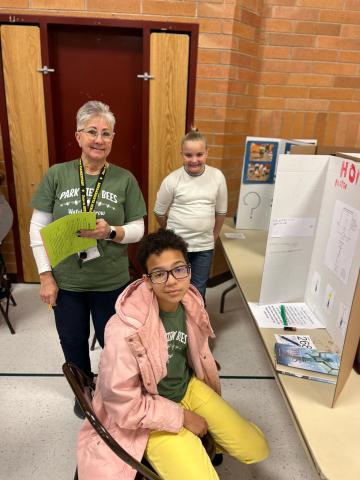 5th grade students showing off their projects